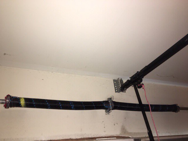 repairnearyou's tweet image. Another spring replacement complete! ✅

#springrepair #garagerepair #garagesprings #work #krugervilletx #garage