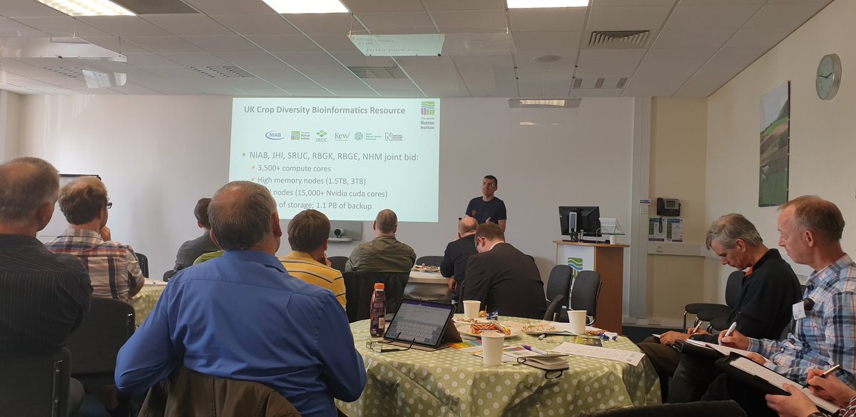 Iain Milne opening up discussions for all to share knowledge/best practises @JamesHuttonInst on High Performance Computing workshop following some interesting talks #innovativescience #sefari