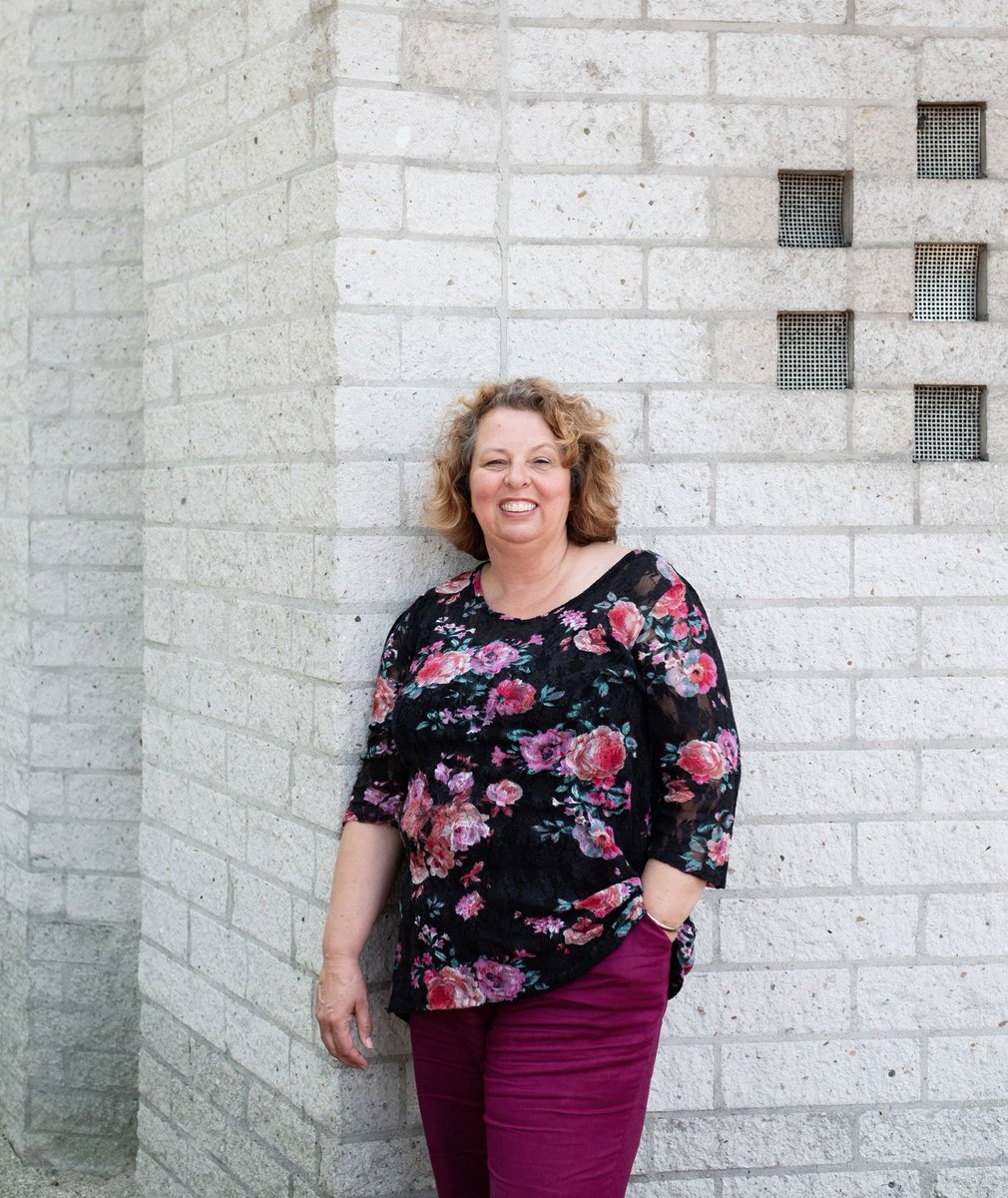 FNOZorgvKansen's tweet photo. Een kijkje in de keuken – van #projectleiders voor projectleiders: 'Met het #gezin leuke dingen doen heeft een groot effect.' - Lees het interview met Laura Hofte, projectleider Supporter van elkaar @Scorenindewijk https://t.co/zlrQMtUk70 Foto: @titiahahne #GTDfno @LHofte https://t.co/32PDDQABAJ
