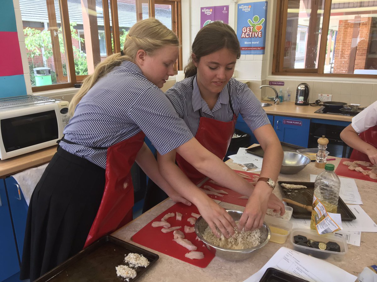 YMS_Create's tweet image. Well done year 8 on preparing a three course meal