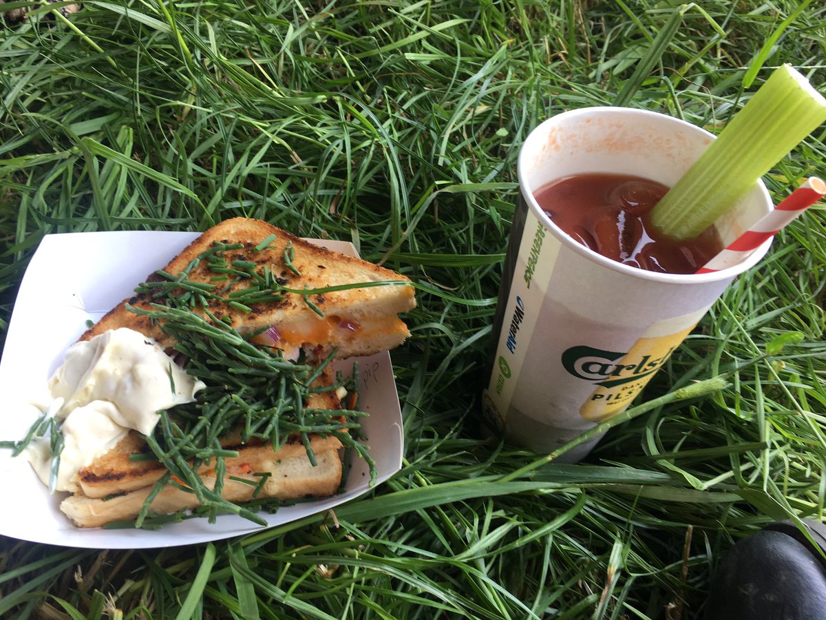 Pip_Unwin's tweet photo. As ever, there’s been some amazing food @GlastoFest this year (in no particular order) from @Crabbieshack @KraPowLDN @saladdaysonline &amp; @Anna_Maes 🤤 #NoFilter #ThaiMeUp #CrabbieShack #MacNotCrack #SaladDays https://t.co/FwYWJJr2p2