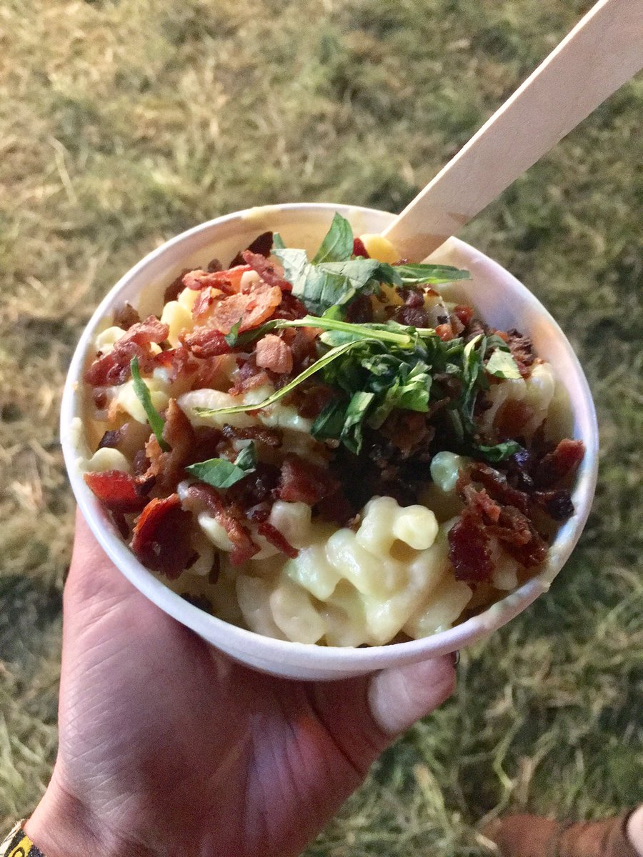 Pip_Unwin's tweet photo. As ever, there’s been some amazing food @GlastoFest this year (in no particular order) from @Crabbieshack @KraPowLDN @saladdaysonline &amp; @Anna_Maes 🤤 #NoFilter #ThaiMeUp #CrabbieShack #MacNotCrack #SaladDays https://t.co/FwYWJJr2p2