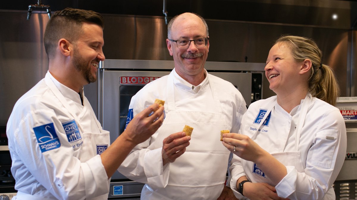 SchwansCompany's tweet photo. Find out how Schwan's Chef Collective is bringing innovation to the roller grill in this article from @CSNewsOnline: https://t.co/0n2zozbLpn
#chefcollective #foodservice #cstore https://t.co/whkX4ndyA6