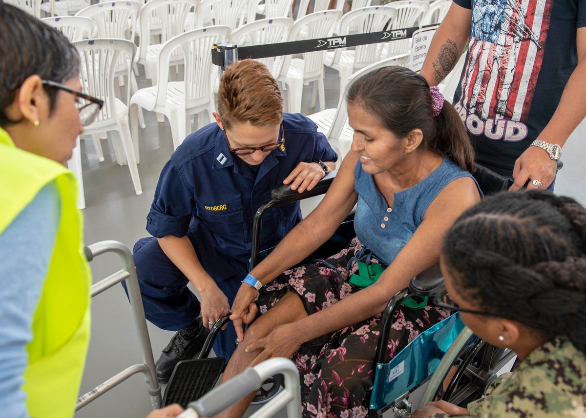 Southcom's tweet photo. A look at the great work of #USNSComfort's crew as they provide care in #Ecuador. The hospital ship is deployed for 5 months to #LatinAmerica &amp; #Caribbean in support of regional partners &amp; in response to impacts of the #Venezuela crisis. #EnduringPromise @USNavy @DeptofDefense https://t.co/Wu29A2l3uh