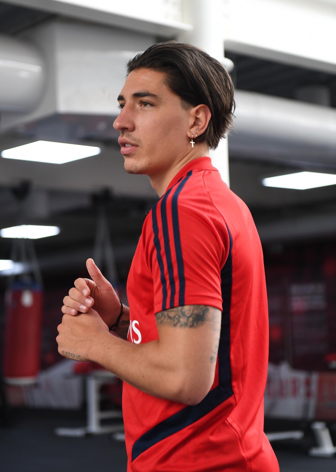 GOAL on X: Hector Bellerin is bringing the mullet back 💈   / X