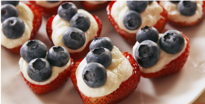 KeyLifeHomes's tweet photo. Looking for an easy 4th of July recipe that is fun, colorful and patriotic? Here you go! https://t.co/edjvwwnTU0 https://t.co/dL7xz2NYCB