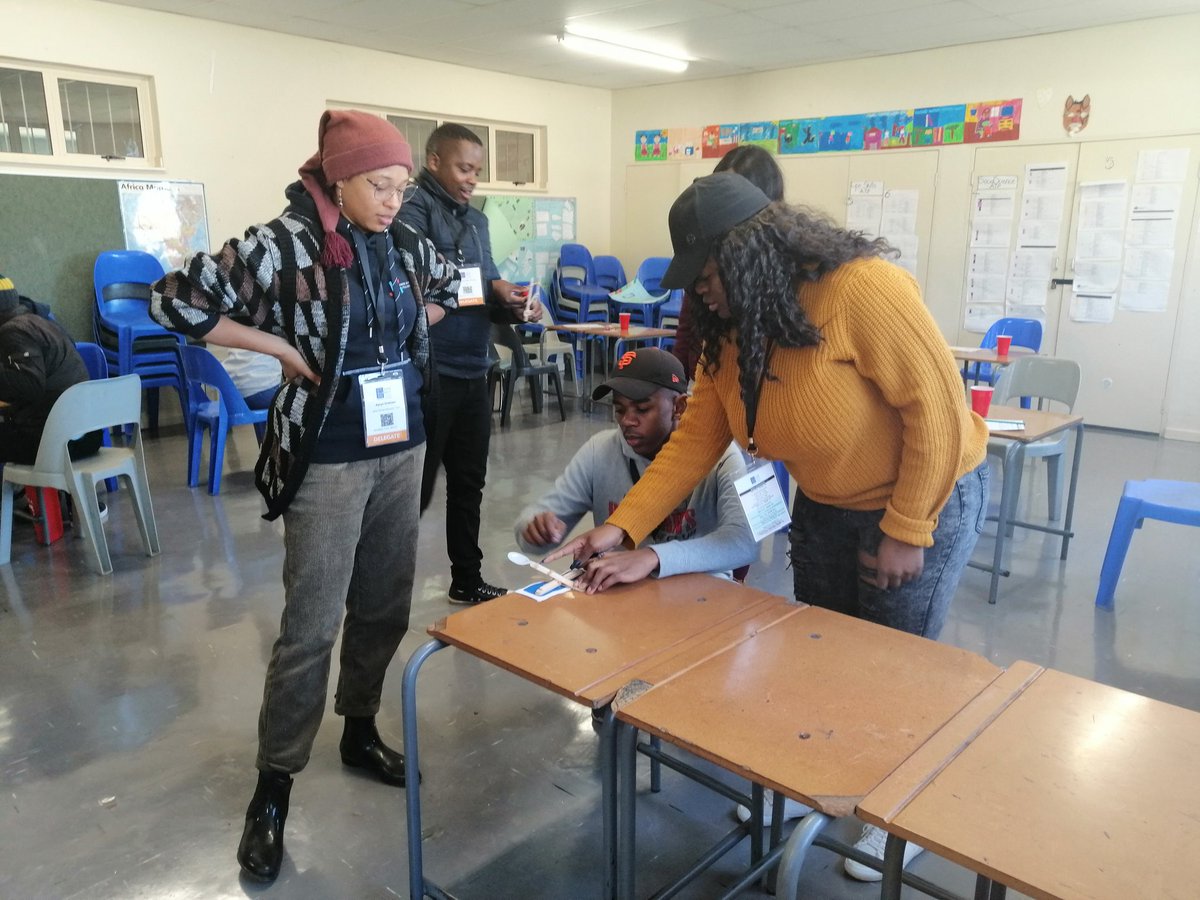 sarahfrewen's tweet photo. #GTISummit2019
#makerspace
@GAPSchools
#connect+create=change
#catapultchallenge
#education https://t.co/R5NY50OkMG
