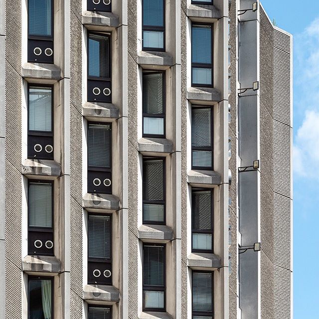 Bit of Brutalism on a Tuesday. Passing by St Giles Hotel on Bedford Avenue, by Elsworth Sykes. Completed in 1977. ift.tt/2JjMhkj Bit of Brutalism on a Tuesday. Passing by St Giles Hotel on Bedford Avenue, by Elsworth Sykes. Completed in 1977. Bit of Brutalism on a Tues…