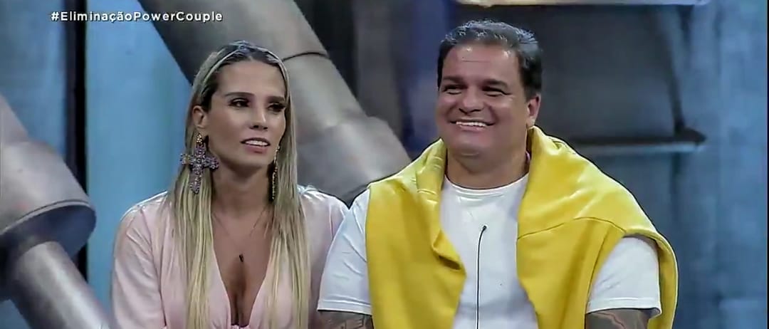 tatyzatto's tweet photo. Bom dia meus brazattos! Hoje é dia de DR, uma dr muito difícil! Estão preparados pra salvar nosso casal novamente? Eu conto com todos vcs novamente pra salvar o nosso casal!! 🙏🏼💛☇#TeamBrazatto #Ficabrazatto  #PowerCoupleBrasil https://t.co/PRm26PGtas