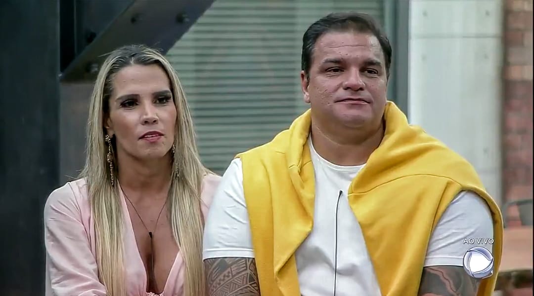 tatyzatto's tweet photo. Bom dia meus brazattos! Hoje é dia de DR, uma dr muito difícil! Estão preparados pra salvar nosso casal novamente? Eu conto com todos vcs novamente pra salvar o nosso casal!! 🙏🏼💛☇#TeamBrazatto #Ficabrazatto  #PowerCoupleBrasil https://t.co/PRm26PGtas
