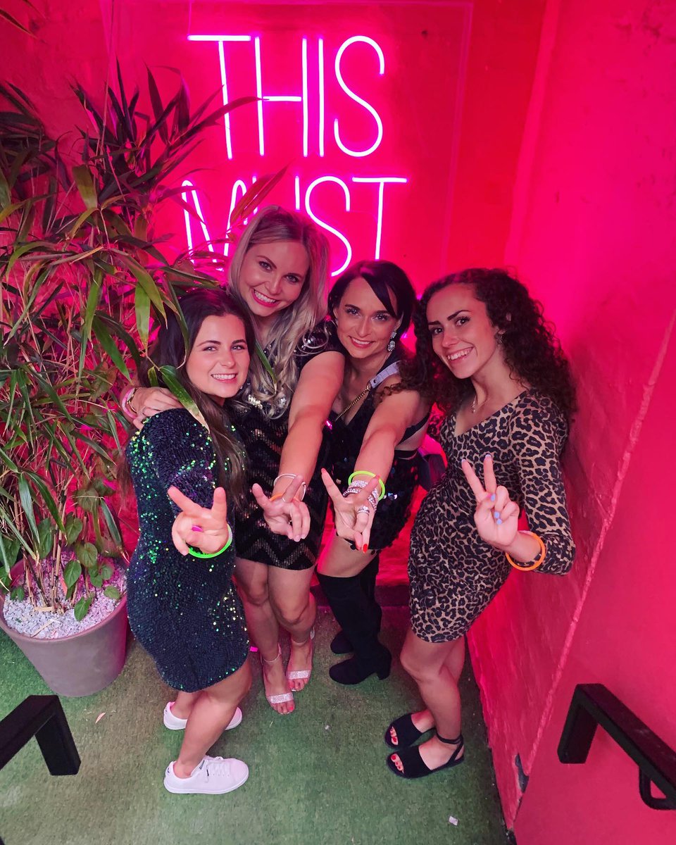 Spice up your life🌶. We had a fantastic time at Pink Moon’s 90s night last Friday and what a great turnout it was ✌️ #pinkmooncafe #90snight #spiceupyourlife <a href="/PinkMoonCafe/">Pink Moon</a>