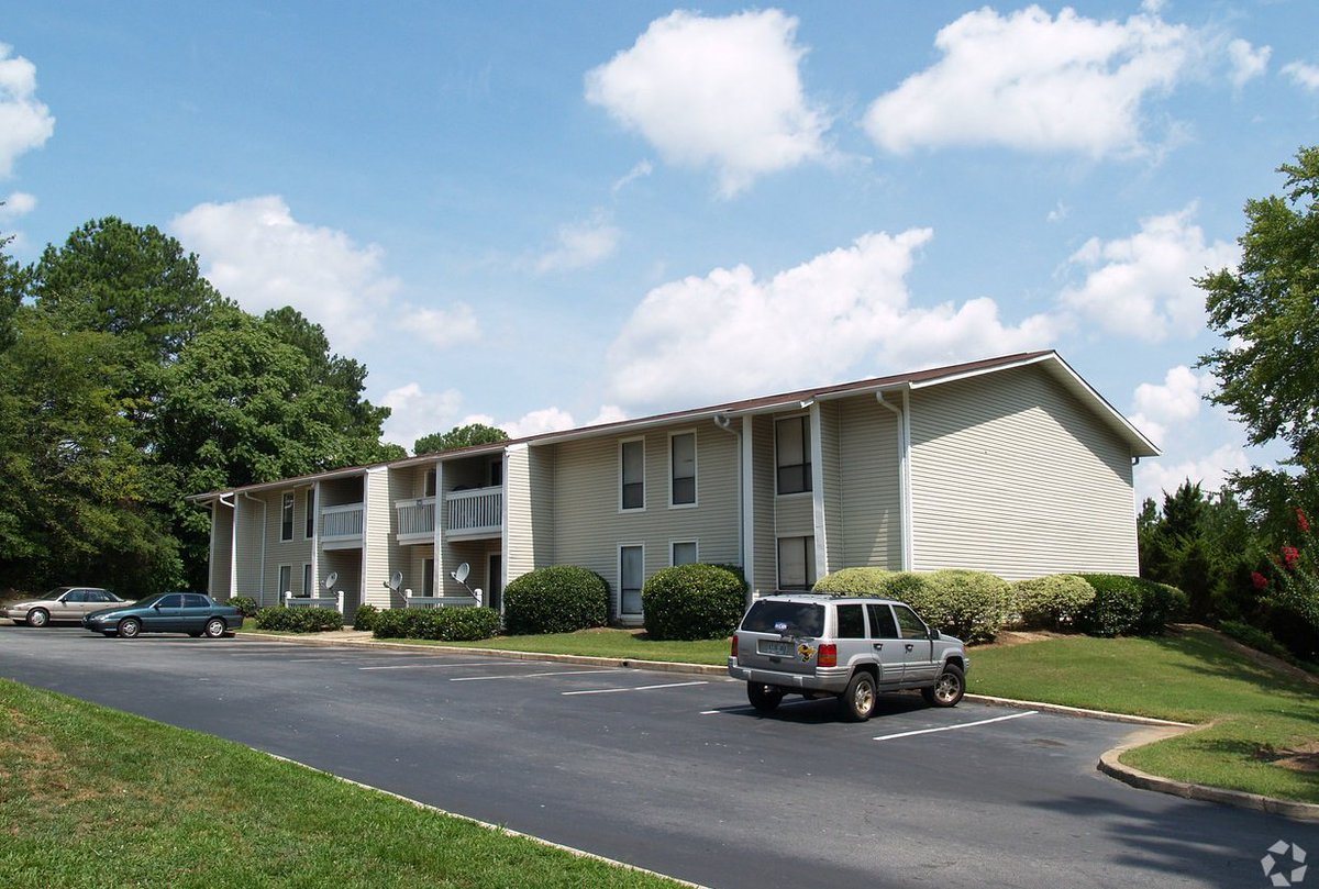 brown_realty's tweet photo. Castle Lanterra Snaps Up Suburban Atlanta Apartments 
Click here to read: https://t.co/CNR8dwIkFu 
#housing #multifamilyinvestments #apartments #apartmentmarket @TheCoStarGroup https://t.co/nfjfAQ2i9H