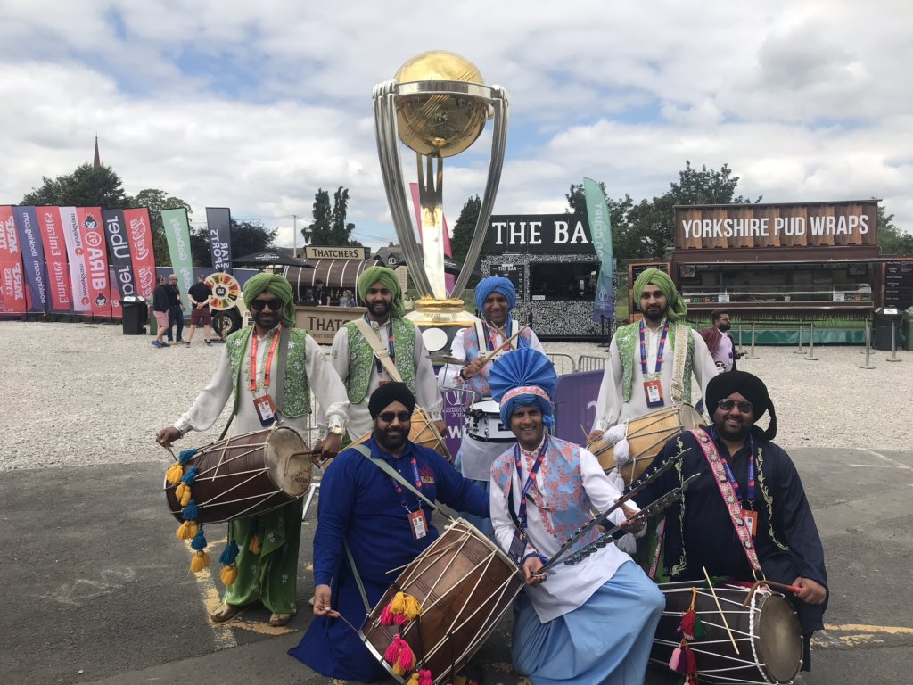 4x4Bhangra's tweet photo. We are back @cricketworldcup #Edgbaston #IndiaVsBangladesh @joogleberry #Joogleberry #BhangraKings #KingsofBhangra #KingsofDhol https://t.co/SabXeWn9m6