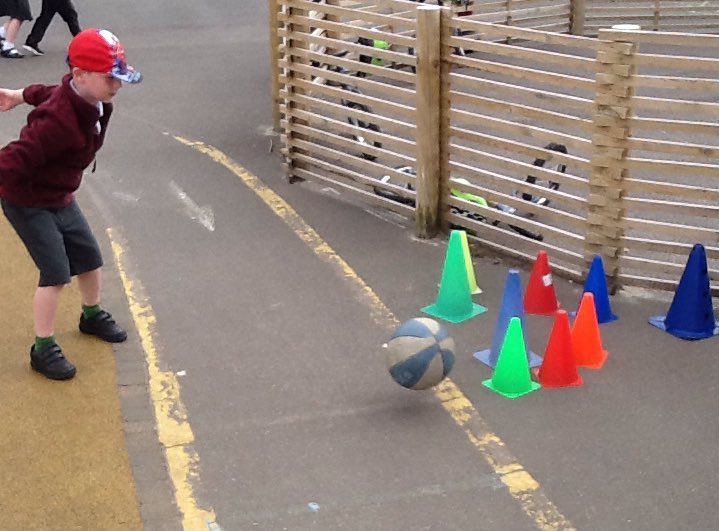 MoorsideEYFS1's tweet photo. A child-initiated challenge of 'Skittles' cleverly follows our work on subtraction by removing! We are so proud of the independent learners we have at @MoorsidePA. https://t.co/pXfLzBVciG