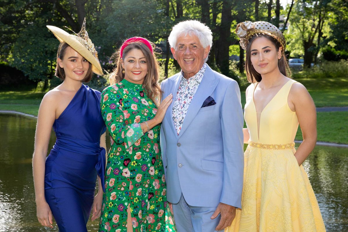 WesternDevCo's tweet photo. 💃👠🎩Start planning your outfit!🎩👠💃
#GalwayRaces Kickstarter event @salthill_hotel Prom to Paddock returns on Monday, 29 July.
👉 https://t.co/xC5SeCoyJU
#promtopaddock #salthillhotel #enableireland #galwayraces #lookwest https://t.co/ff29EgYSld