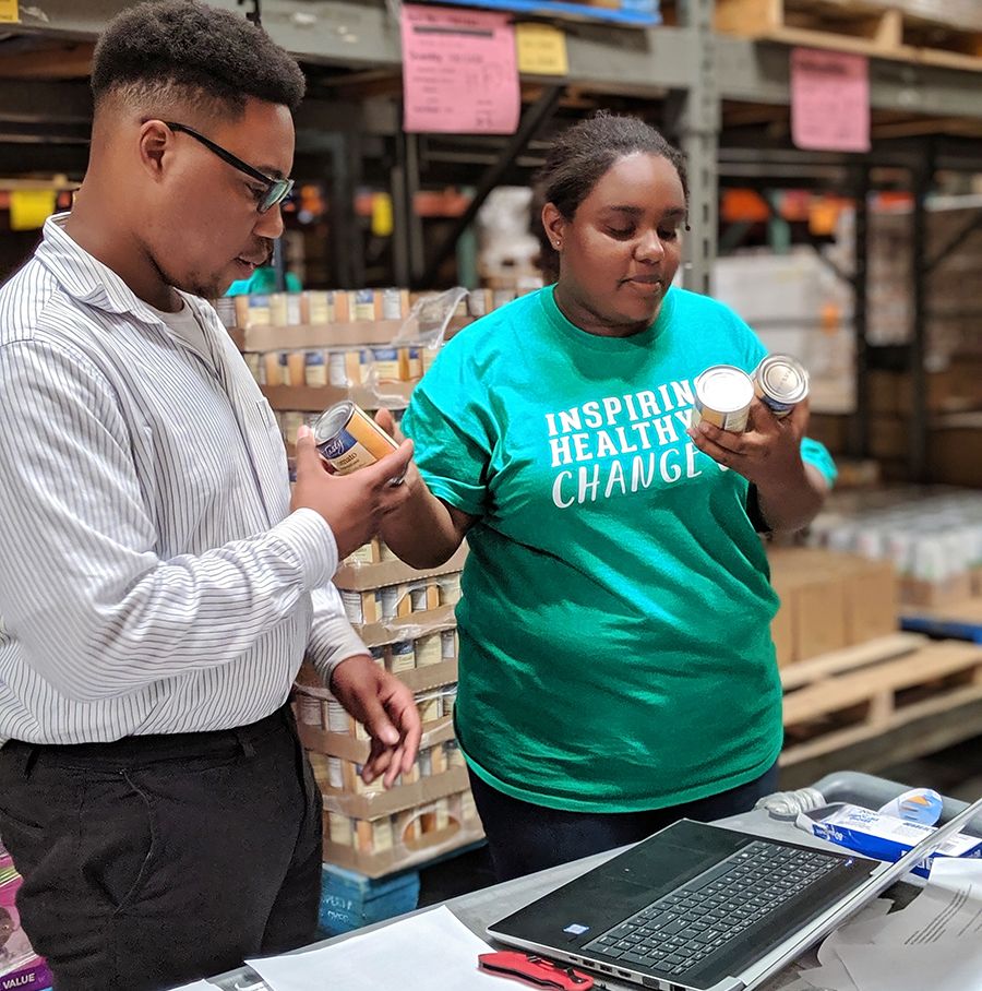 ghfbEndHunger's tweet photo. We've kept our @BankofAmerica #BoAStudentLeaders interns busy listening to our clients' stories, calling to thank donors and shadowing our leadership. We even enlisted them to compile data on nutritional value of food in the warehouse.
#students2work @RCSS_GA @Augusta_Chamber https://t.co/332KMXhzU7