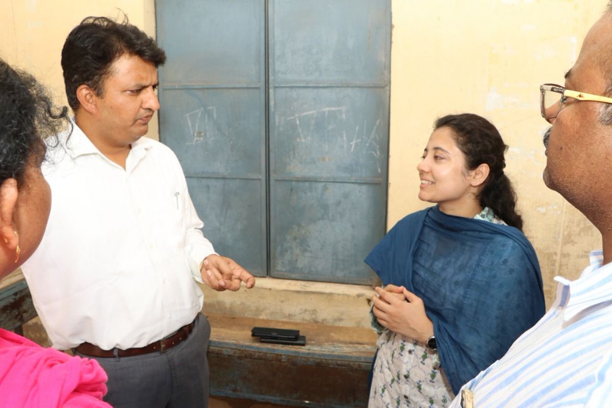 carengrowind's tweet photo. Sri P.S Girisha Garu, Municipal Commissioner,Tirupati, Mr. Jani Rehmat Garu, Municipal Engineer &amp; varied officials from #AECOM group attended the #healthscreenings of #sanitationworkers organized by Carengrow as part of #SmartCityMission. #MakePreventionMainStream @SmartTirupati https://t.co/5XtkjElWvK