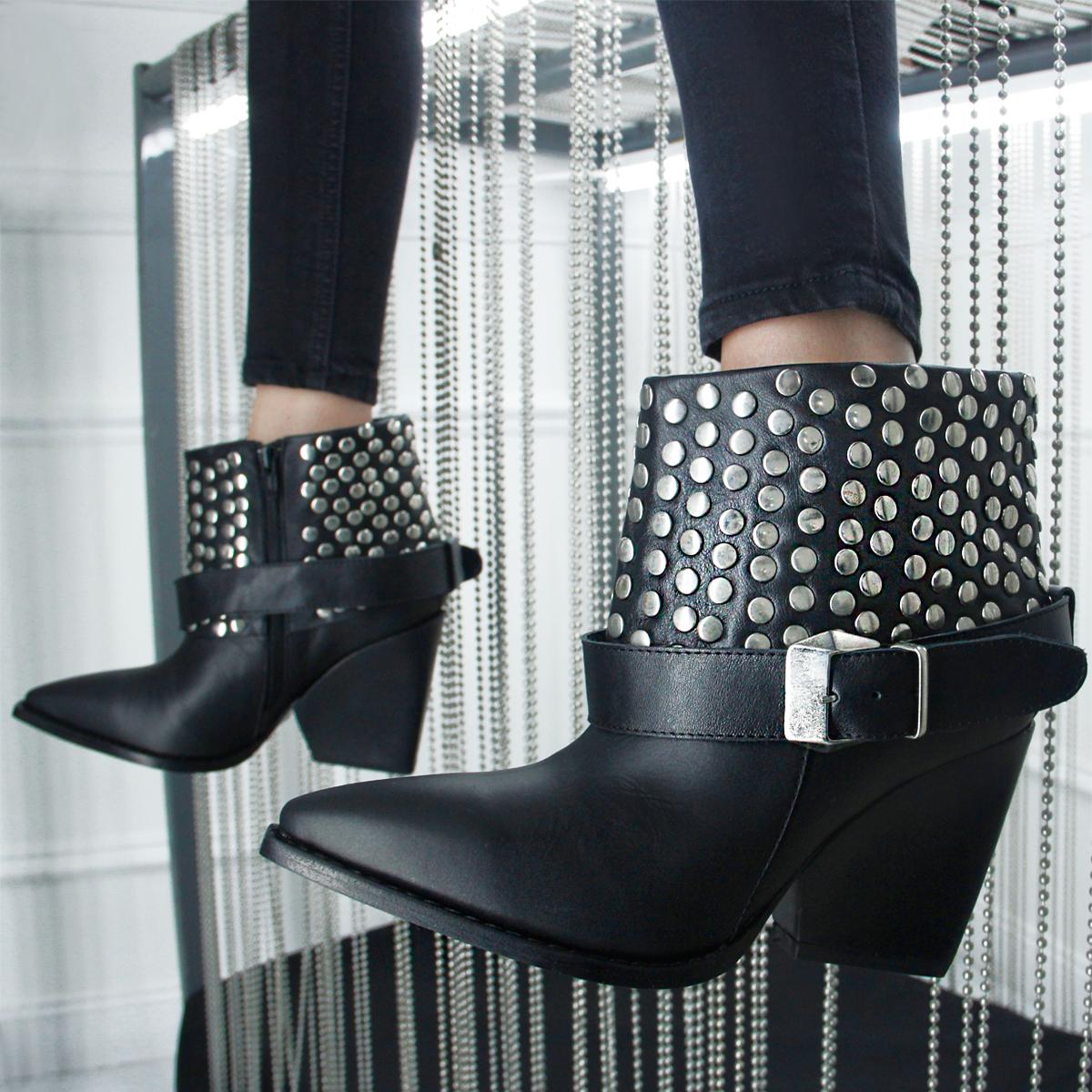 RickySarkany's tweet photo. Comenzamos con las botinetas QUELA, que te parecen !?!?
https://t.co/Pt3rdxFwof https://t.co/jPTMEMQd2s