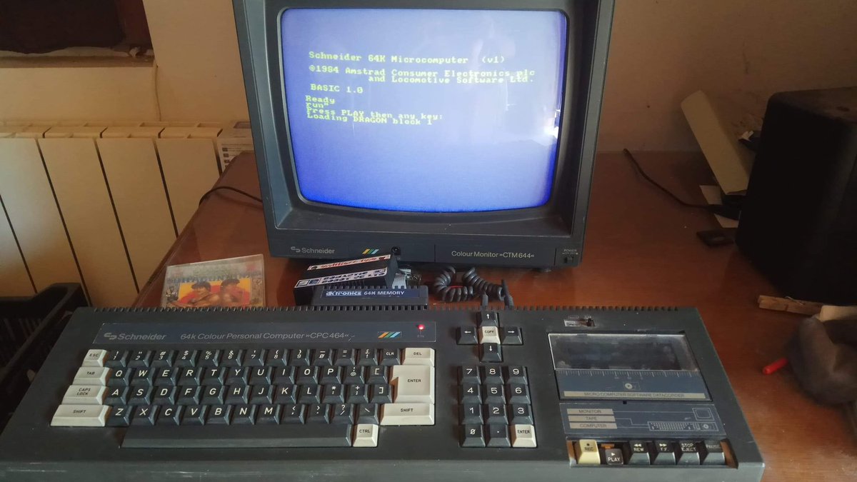 MaitrejoeGGP's tweet photo. Mon CPC 464 qu'elle magnifique machine que de graphx (les premiers Sprites de TOKIGGP ont étés fais dessus en 1990 😉) #AMSTRAD #CPC #dragonninja #multiface #toki #jujudensetsu https://t.co/23YPkW2RKp