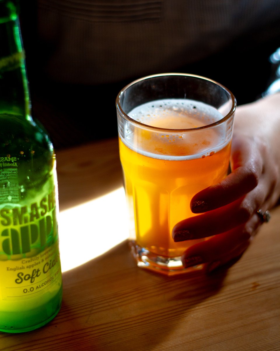SmashedDrynks's tweet photo. 100% taste, 0% gluten - and #alcoholfree! #SmashedApple #RethinkingDrinking #AlcoholFree #GlutenFree #SoberSummer https://t.co/mS8KMNVc99