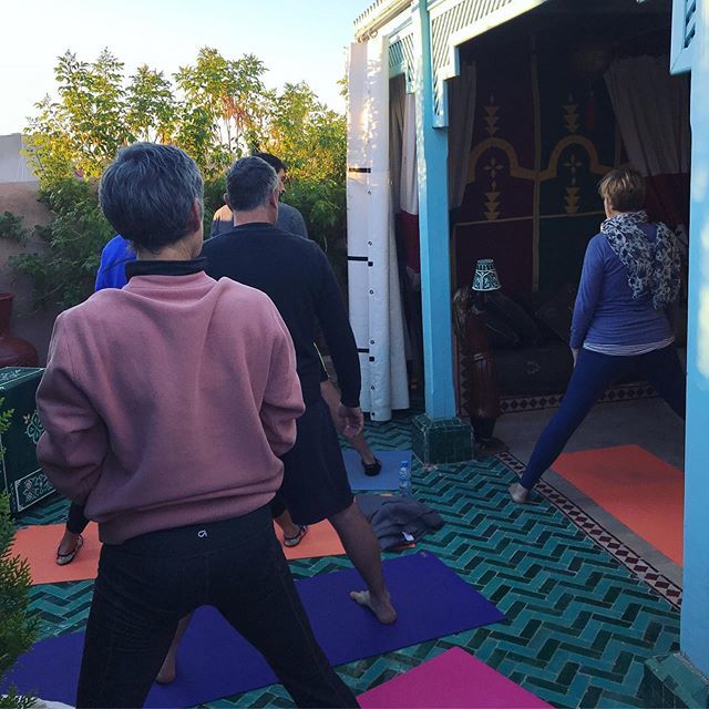 Early morning movement on the rooftops of #Marrakech... throwing it back to this November when the stillness and slight chill of the morning gave way to the welcome sunshine of the day. 🌞🌞🌞
Our winter is a fantastic time to visit #Morocco- the crowds… ift.tt/2XQdRiB