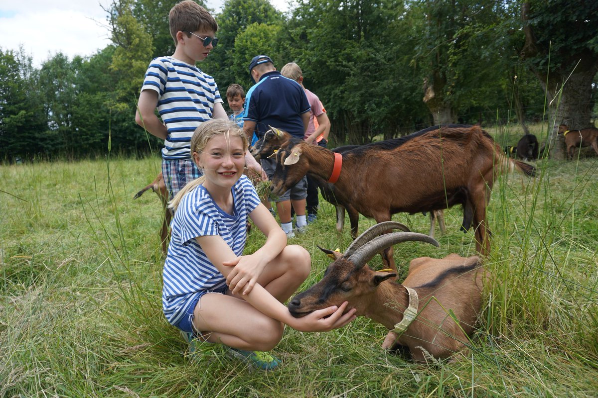 SHPrepMFL's tweet image. Meeting the local kids...#shpfrance2019