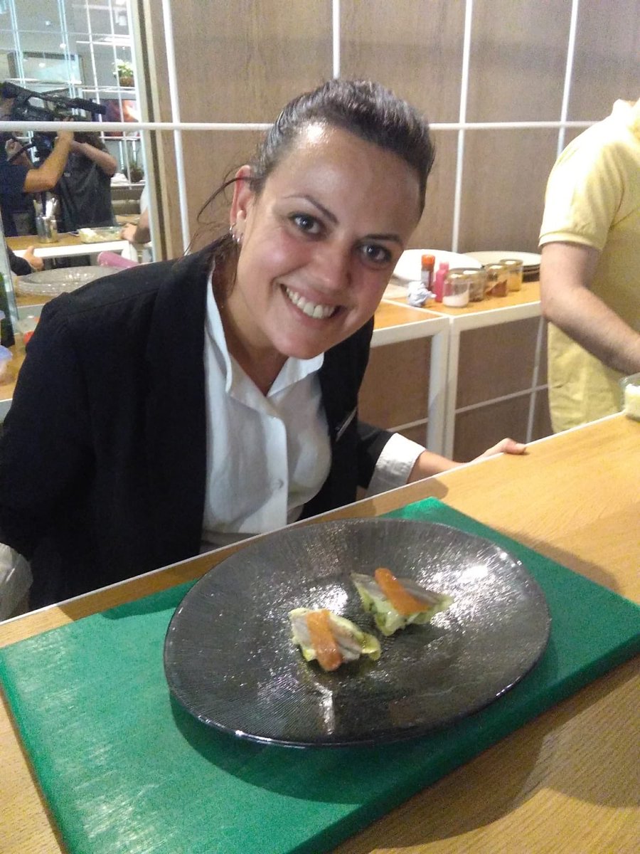 Vicpregon's tweet photo. Enhorabuena a la ganadora del 1er concurso Tapa-Chef @Melia__Sevilla y gracias a tod@s los participantes!! https://t.co/oxyvSpZlyj