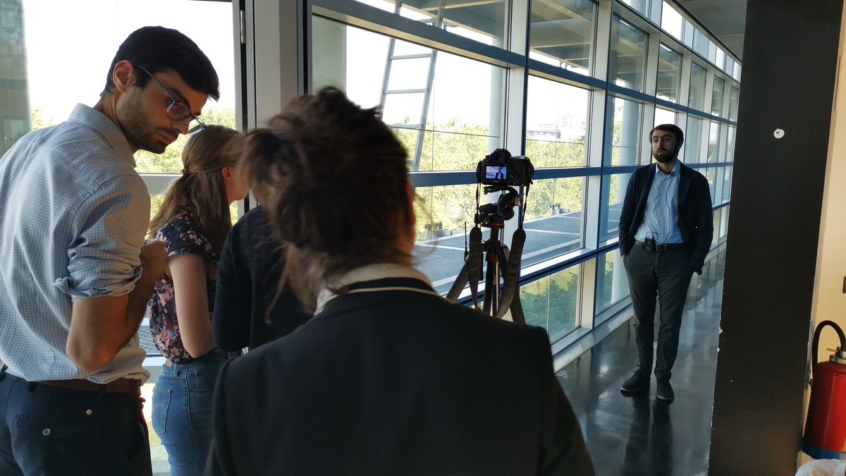 Avec mon confrère Jules Lastennet de <a href="/touteleurope/">Toute l'Europe</a> nous répondons aux questions des jeunes citoyens grâce à <a href="/GrainedEurope/">Graine d'Europe</a>