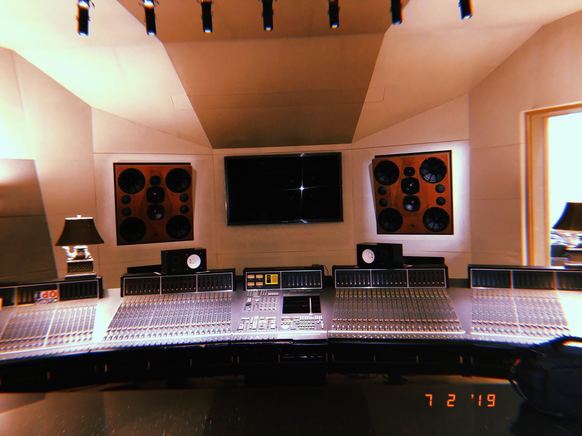 dxstivy's tweet image. Come take a tour of Patchwerk with me ! @PatchwerkStudio #patchwerkstudios