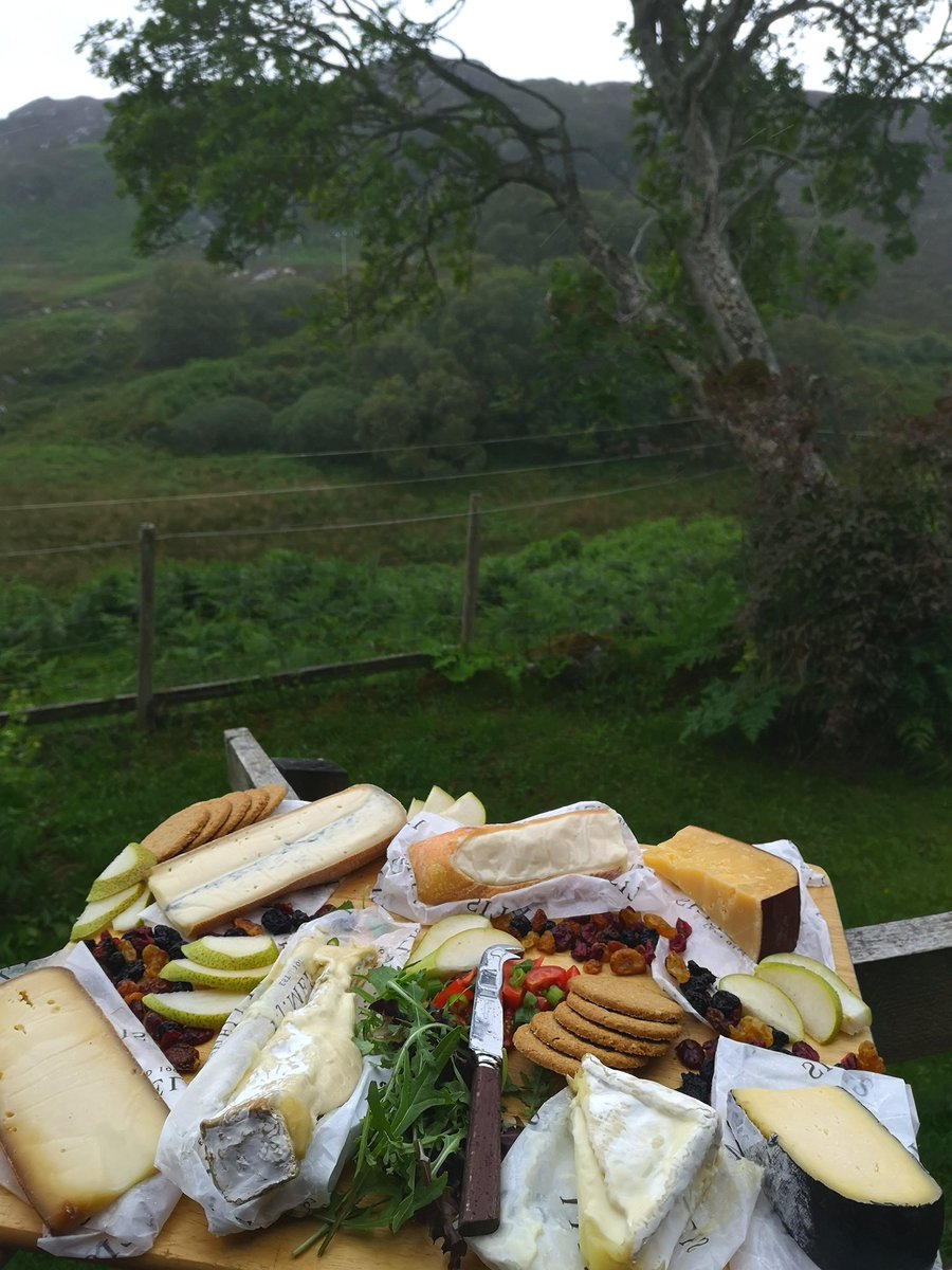 mellischeese's tweet photo. Now that’s a cheeseboard! Never let the Scottish weather get between you and a nice plate of cheese. 

#cheeseboard #shoplocal #edinburgh #glasgow #standrews #farmhouse #artisan https://t.co/nqKIOyFuwS
