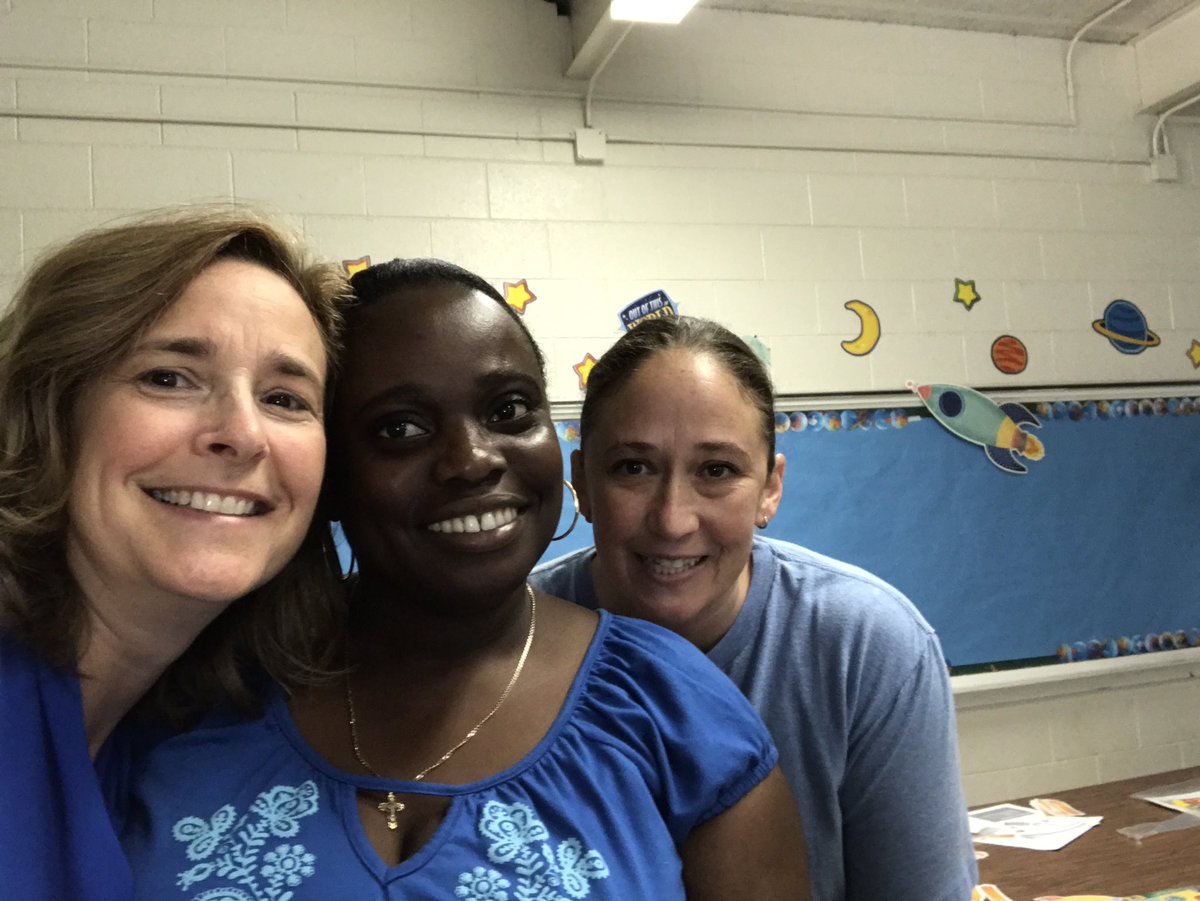 Suggsteacher's tweet image. Looking forward to working with these great ladies at our Rocket Readers camp!!
#CMESRocketReaders 
#2019CCSRTACamp 
@cumberlandcosch
@nc_rta