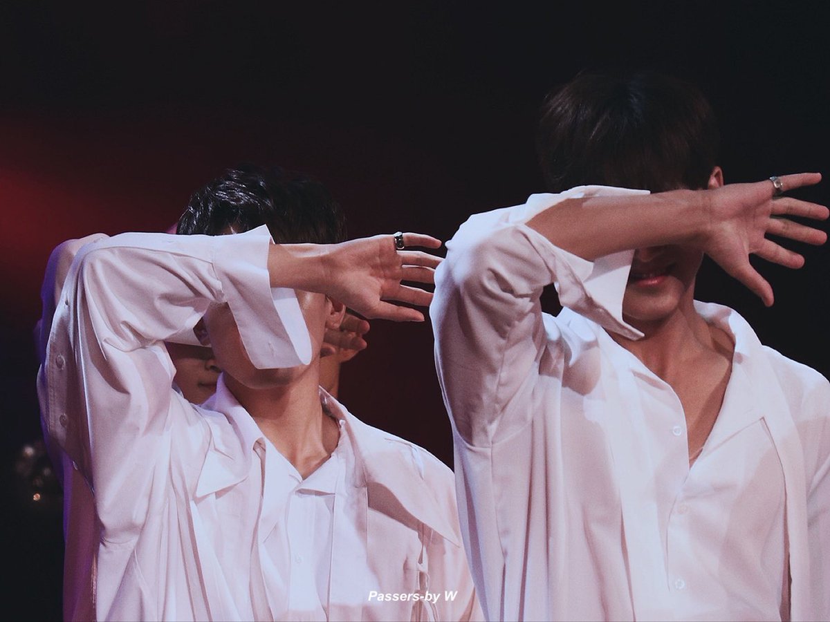 passers_by_w's tweet photo. 190629 파크콘서트 
#원우 #wonwoo #ウォヌ  #민규 #mingyu #ミンギュ  #세븐틴 #SEVENTEEN https://t.co/soSwubGIup