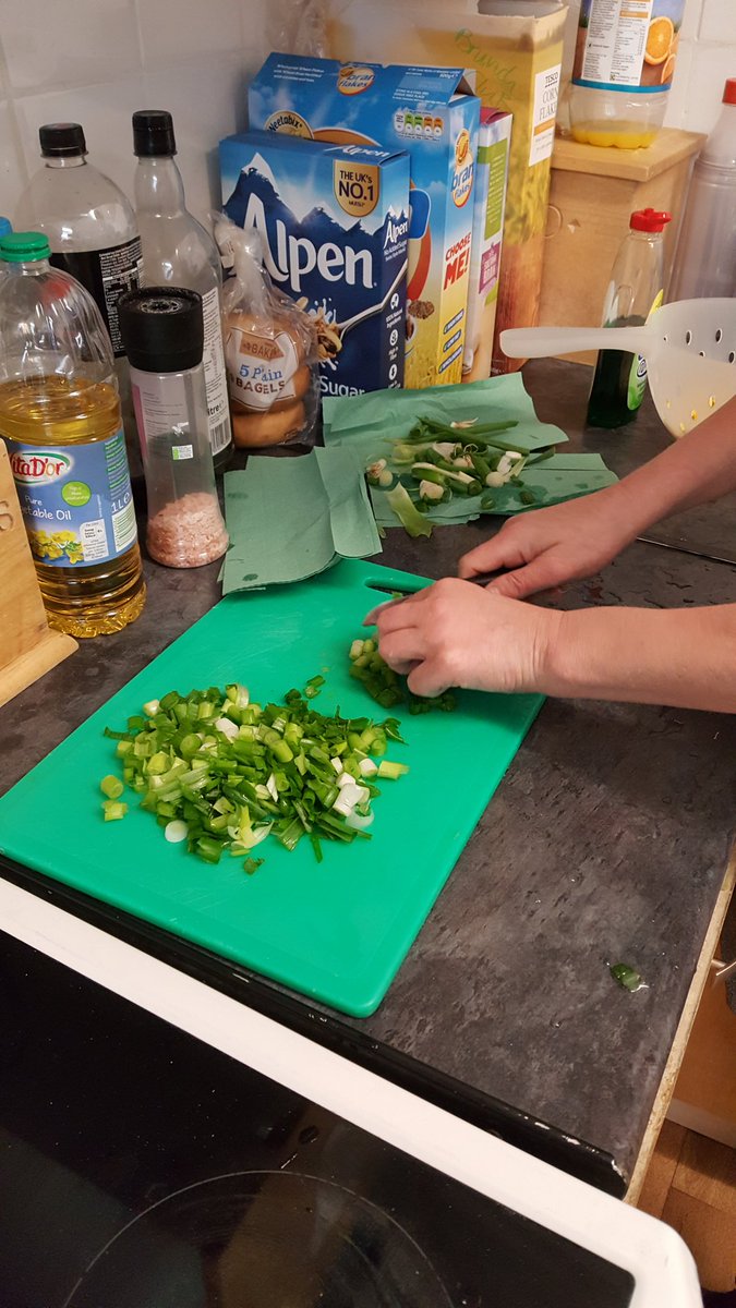aspireincuk's tweet photo. QMD Cooking Group underway #lifeskills #empowerment #makefromscratch https://t.co/0Sm5XPKNtW