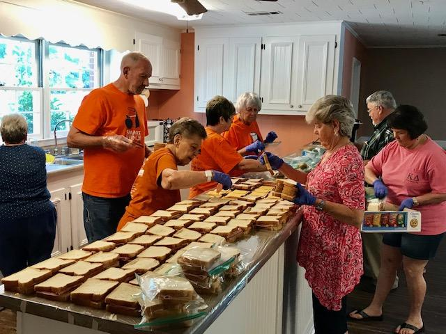 starkmethodist's tweet photo. AMAZING Volunteers!!! Thank you, Thank you, Thank you for your commitment to the church, community, country and world. #smartlunchsmartkid #wearestarkumc #starkumc2019 https://t.co/MSzYlC153w