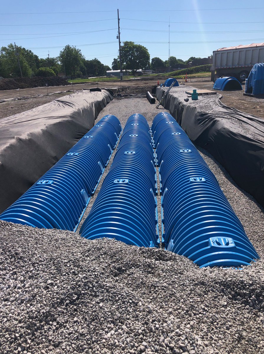 TimewellPipe's tweet photo. Look at that progress! Storm water chamber system going in at North Mac High School in Virden, IL. @NDistrict34 https://t.co/IVxAl8G3sn