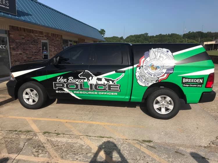 vanburenpd's tweet photo. Thank you @pacprinters for the awesome job on our new SRO vehicle! @VBSDPointers https://t.co/Be5t4qbLeU