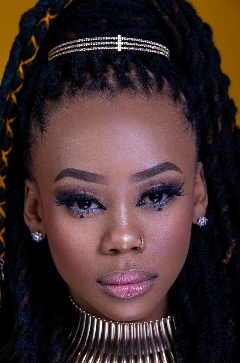 I am Bontle Ba Afrika - A LIONESS 👑

Photography: <a href="/emp_cyclone/">EMP CYCLONE STUDIOS</a> 
Hair &amp; Make-Up: Me 
#BontleBaAfrika