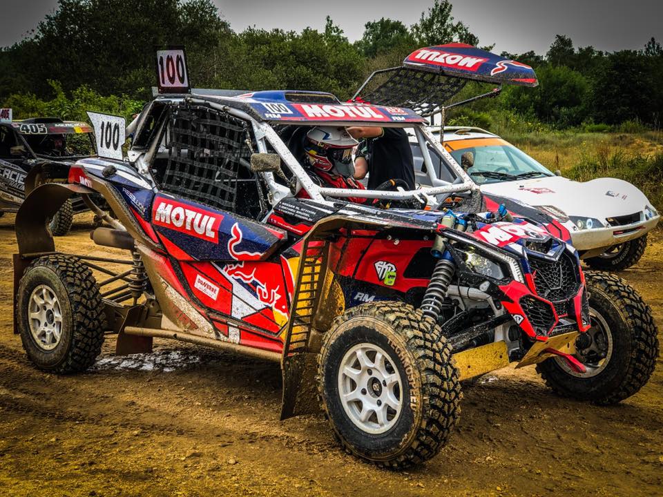 FuelUniverseTV's tweet photo. Nasser Al Attiyah incursiona en los Side by Side con Can-Am || https://t.co/svjxfubYkT ||
#6HeuresdEndurance #Orléanais #AlAttiyah #CanAm #Baumel #FUelUniverse https://t.co/ut5o2JUM1b