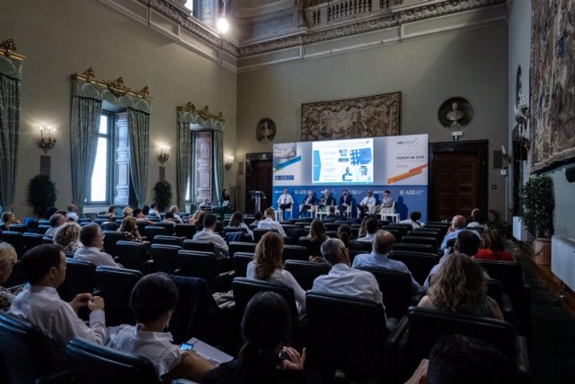illimitybank's tweet photo. Con @russomandomarco, Head of #HR di #illimitybank, siamo stati ospiti di #ForumHR, l’appuntamento promosso da @BancaforteABI per riflettere sulle tendenze del mondo del lavoro. I temi? Competenze che cambiano
e nuove sinergie tra istruzione, formazione e occupazione. #ABIServizi https://t.co/QtoWIMBHCM