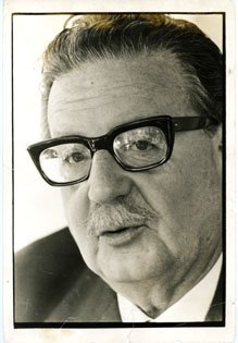 "¿Es justo que el hombre ponga un pie sobre la luna? ¿O no sería más justo que los grandes países pongan los pies sobre la tierra y se den cuenta que hay millones de personas que no tienen trabajo y que sufren de hambre?”