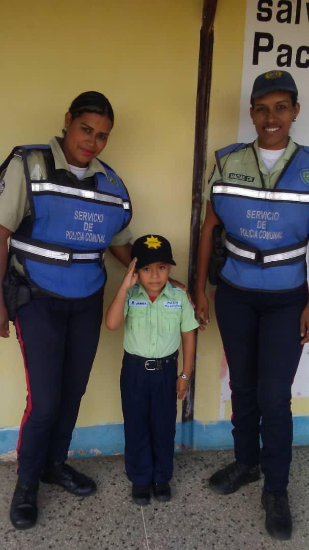 POLICIA DE PEÑALVER tweet media