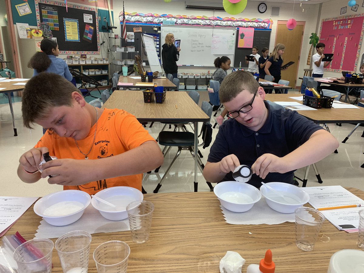 More hands on science for day 2 ☺️ #VCSSummer #VCSCSI