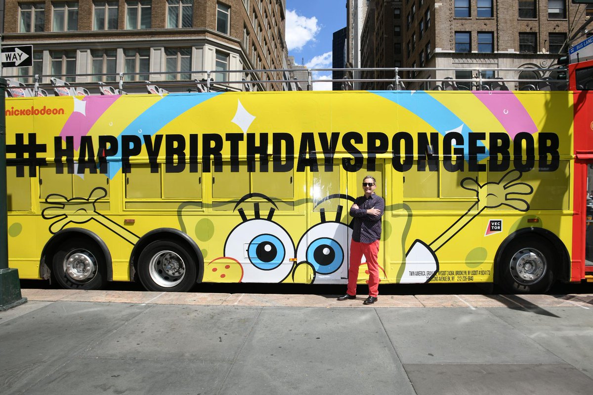 SpongeBob's tweet photo. Look what Tom Kenny, the voice of #SpongeBob, found in NYC! #HappyBirthdaySpongeBob https://t.co/YbE3cZykQ4