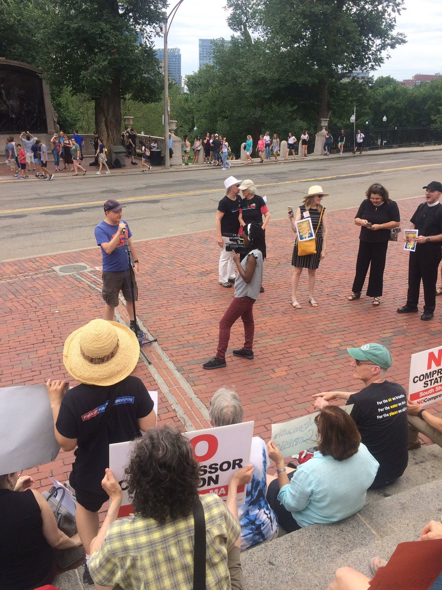 350Mass's tweet photo. Craig Altemose with @350Mass  says that we will hold #governorgas accountable for the crimes of building new fossil fuel infrastructure in 2019 #nocompressorstation https://t.co/vw6CI8LLsE