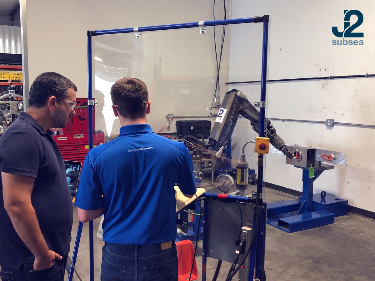J2Subsea's tweet photo. The new Atlas positioning Control system is now being demonstrated and operated with the brand new Master Controller, through an industry standard Pendant Arm.  Contact J2 Subsea to find out more: https://t.co/xbWrO0VMZW https://t.co/i7GEG2hIjt