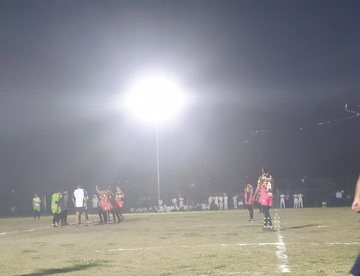 Gousia_Mir_'s tweet photo. Girl power at it's best. Rugby match @ just inaugurated facility at Gindun. #SrinagarIsOpen. From darkness to light. https://t.co/nCZnFujIBC