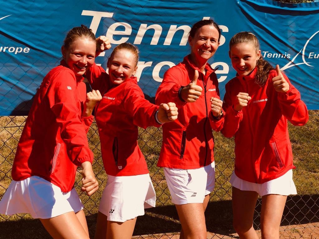 swiss_tennis's tweet photo. Happy winners! The U14 team 🇨🇭 wins the qualifying for the @TennisEurope #SummerCups and will be playing the finals! Bravo Céline, Karolina, Anina and coach Michèle! #SupportTheSwiss #Buildthenextgen https://t.co/gSbshO1UWZ