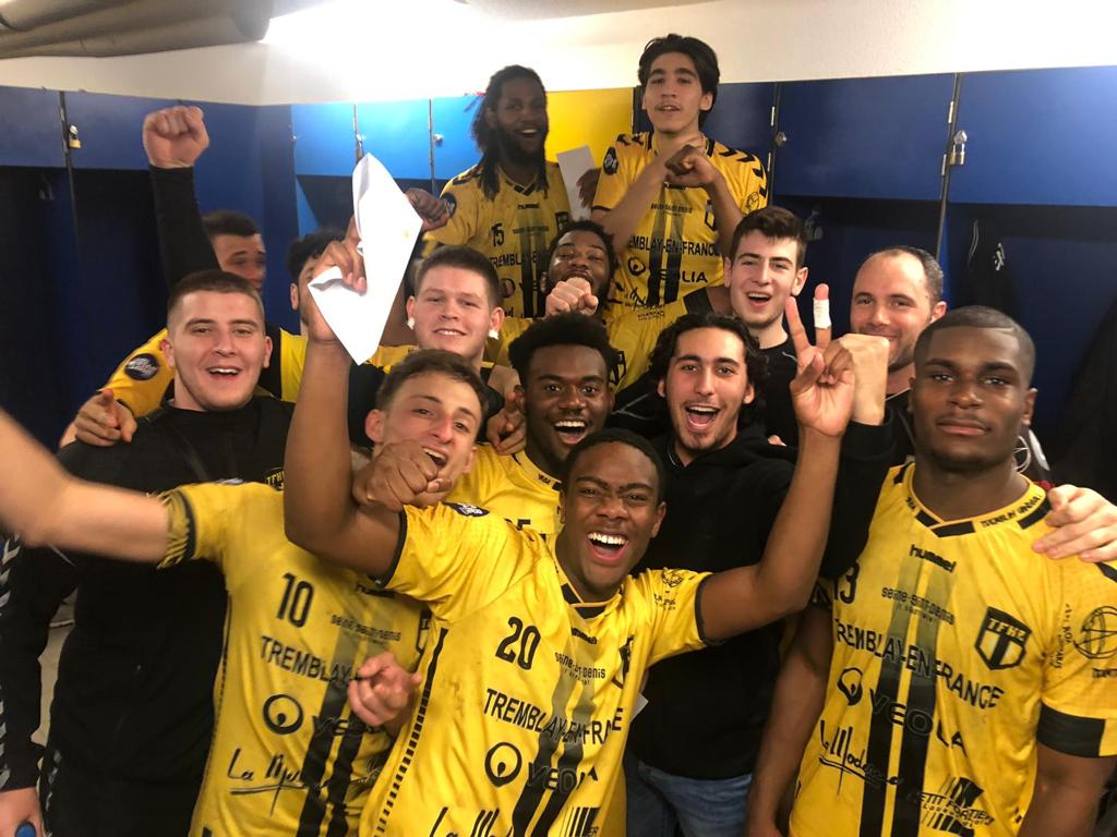 TremblayHB's tweet photo. [⚠️ C'est Énorme]
On est en #N1M 👍👍 !
La #MiniTeamTremblay monte d'un cran 🔝 pour toujours plus de combat, de passion et d'émotion. Une belle récompense pour nos jeunes 🤾‍♂️ qui ont enchainé les perfs ces derniers mois.
#BravoLaMiniTeam #YellowAndBlackArmy #SuivezNous https://t.co/AFQq3pB4bk
