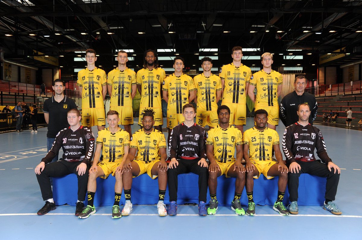 TremblayHB's tweet photo. [⚠️ C'est Énorme]
On est en #N1M 👍👍 !
La #MiniTeamTremblay monte d'un cran 🔝 pour toujours plus de combat, de passion et d'émotion. Une belle récompense pour nos jeunes 🤾‍♂️ qui ont enchainé les perfs ces derniers mois.
#BravoLaMiniTeam #YellowAndBlackArmy #SuivezNous https://t.co/AFQq3pB4bk