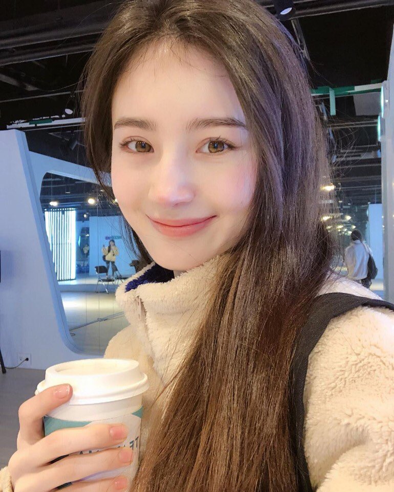 Stangirlgroups On Ig On Twitter Who Is Lana And Why Is She Problematic A Thread